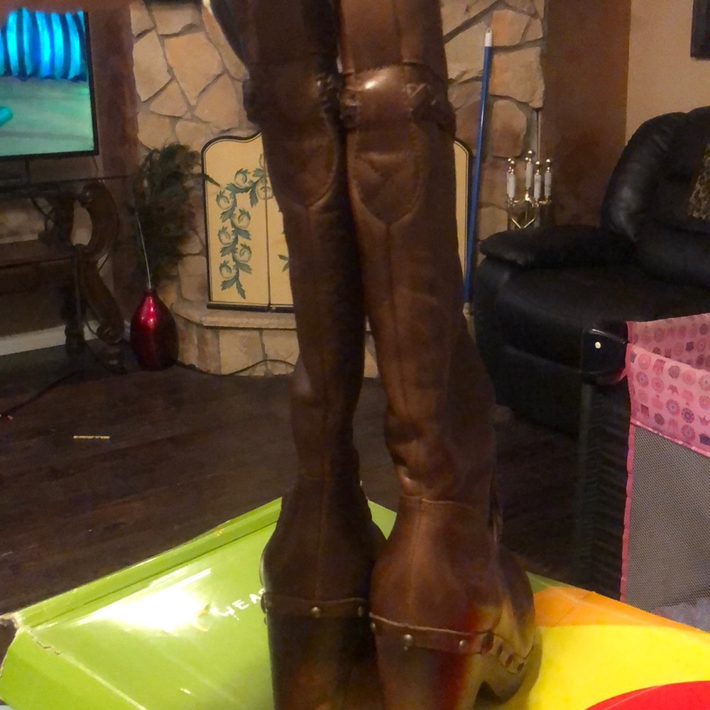 Ugg Boots - Picture 5 of 6